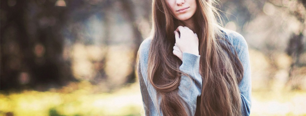 Девушка с длинными волосами